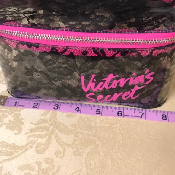 NWOT. Victoria Secret Travel Cosmetic Bag - Picture 6 of 8